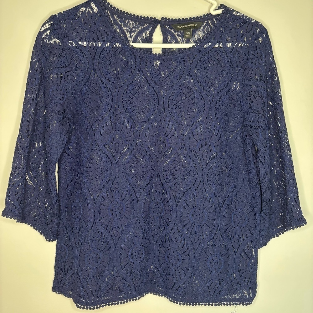 BANANA REPUBLIC Lace Top XS Navy Blue 3/4 Sleeve Keyhole back